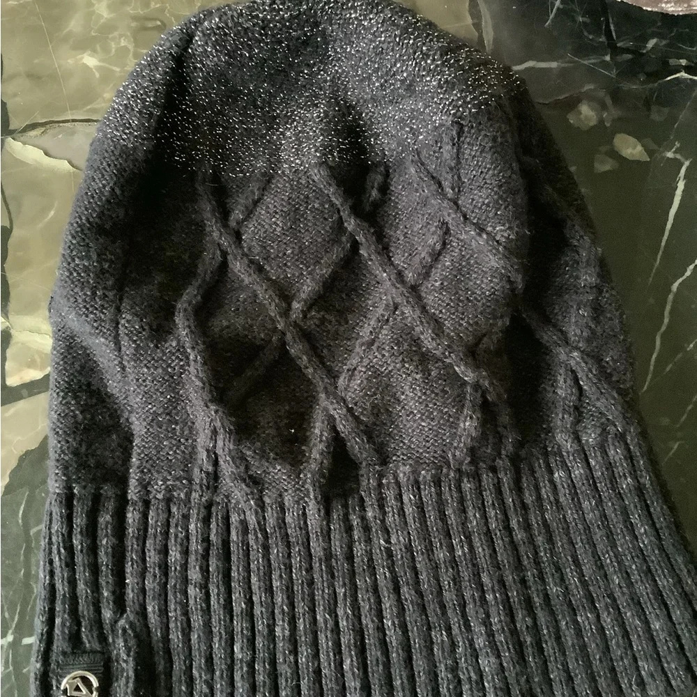 Lululemon ivivva black silver glitter little girl’s beanie hat - Picture 4 of 6